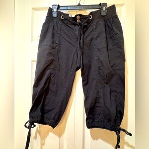 One 5 One black tie bottom capris. Size medium GUC